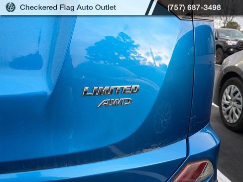 Used 2018 Toyota RAV4 Limited image 8