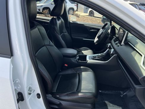 Used 2023 Toyota RAV4 SE w/ Weather & Moonroof Package image 34