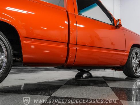 Used 1992 Chevrolet Silverado 1500 2WD Regular Cab image 28