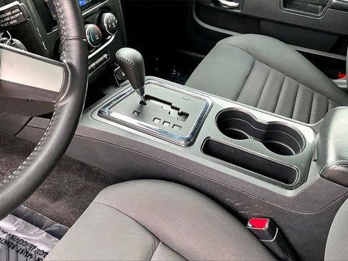 Used 2009 Dodge Challenger R/T image 17