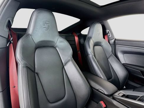 Used 2021 Porsche 911 Carrera image 18