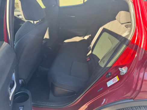 Used 2018 Toyota C-HR XLE image 37