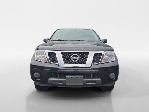 Used 2017 Nissan Frontier SV RWD image 9