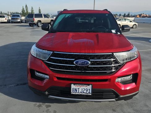 Used 2020 Ford Explorer XLT w/ Equipment Group 202A image 4