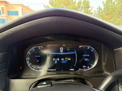 Used 2018 Cadillac Escalade Luxury image 36