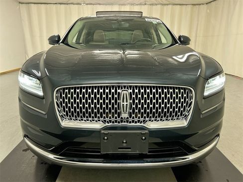 Used 2022 Lincoln Nautilus Reserve w/ Luxury Package image 3