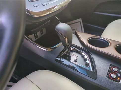 Used 2018 Toyota Avalon Touring image 12
