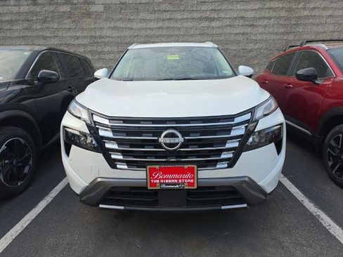 Certified 2025 Nissan Rogue SL w/ Tech Package image 2