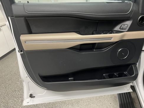 Used 2024 Ford Expedition Max Limited image 24
