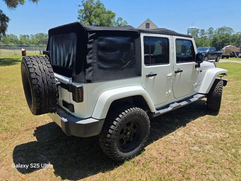 Used 2016 Jeep Wrangler Unlimited Sahara w/ Connectivity Group AWD/4WD image 4