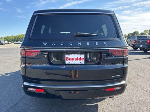 Used 2024 Jeep Wagoneer Series II AWD/4WD image 4