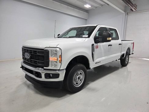 Used 2024 Ford F250 XL w/ FX4 Off-Road Package AWD/4WD image 3