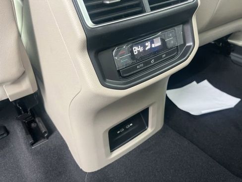 New 2026 Volkswagen Atlas SE image 24