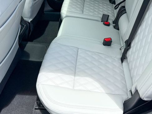 New 2025 Mitsubishi Outlander SEL image 10