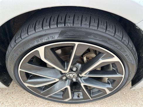 Used 2019 Toyota Corolla XSE image 19