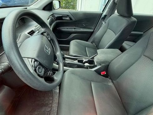 Used 2017 Honda Accord LX image 13