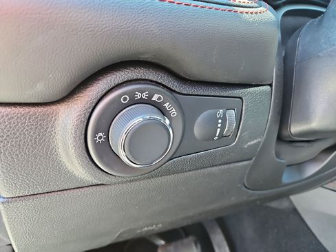 Used 2024 Dodge Durango GT AWD/4WD image 23