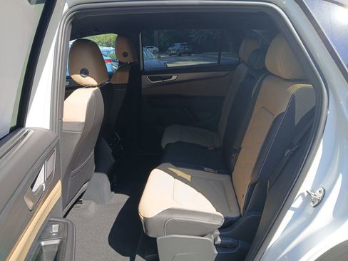 New 2026 Volkswagen Atlas Cross Sport SE image 23