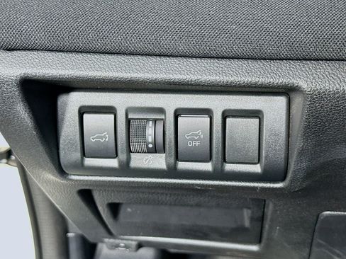 Used 2025 Subaru Outback Premium AWD/4WD image 16