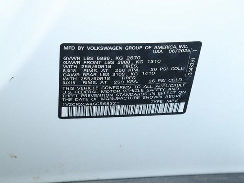 Used 2025 Volkswagen Atlas Peak Edition SE AWD/4WD image 24