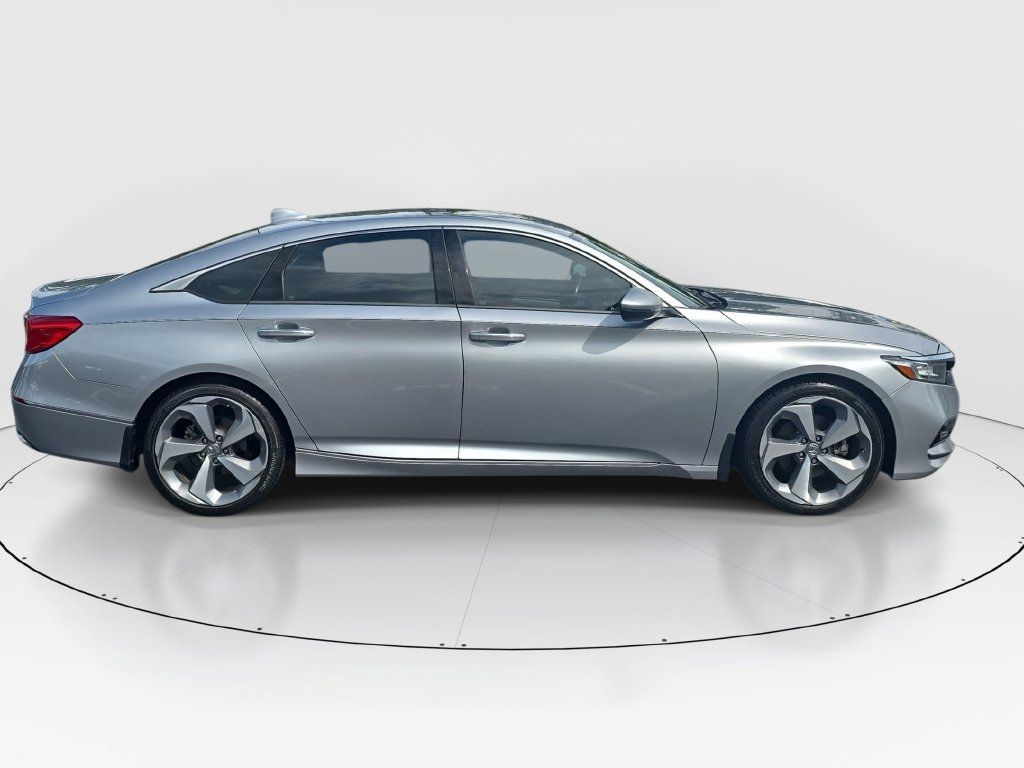 Used 2020 Honda Accord Touring image 4
