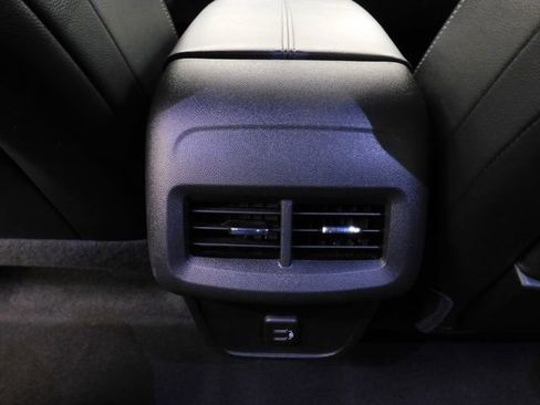 Used 2023 GMC Terrain SLT image 19