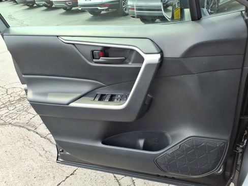 Used 2024 Toyota RAV4 LE FWD image 9