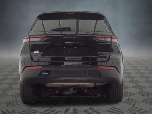 Used 2024 Jeep Grand Cherokee Trailhawk w/ Advanced Protech Group II AWD/4WD image 4