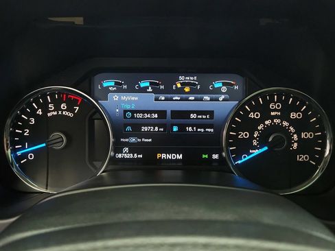 Used 2017 Ford F150 Lariat w/ Equipment Group 502A Luxury AWD/4WD image 14