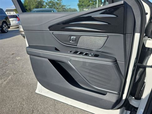 New 2026 Lincoln Nautilus Premier image 17