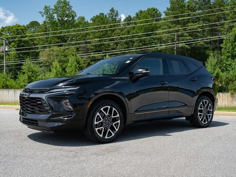 Used 2025 Chevrolet Blazer RS FWD image 3