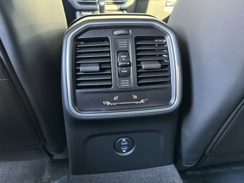 Certified 2025 Porsche Macan image 24