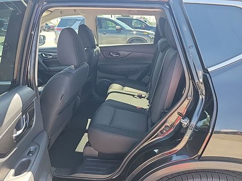Used 2019 Nissan Rogue SV AWD/4WD image 12