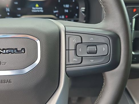 Used 2024 GMC Yukon XL Denali AWD/4WD image 20