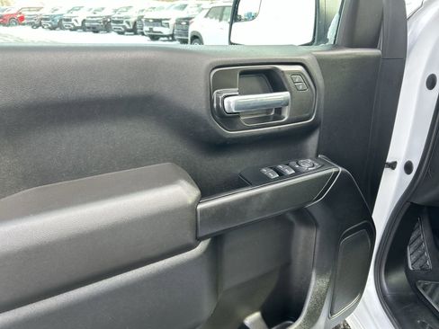 Used 2023 Chevrolet Silverado 1500 Custom image 18