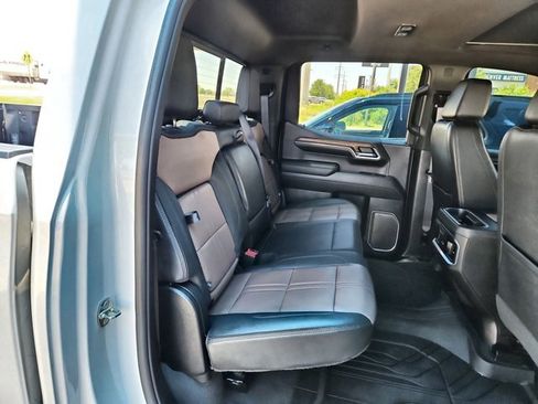 Used 2023 Chevrolet Silverado 1500 High Country w/ High Country Premium Package AWD/4WD image 27