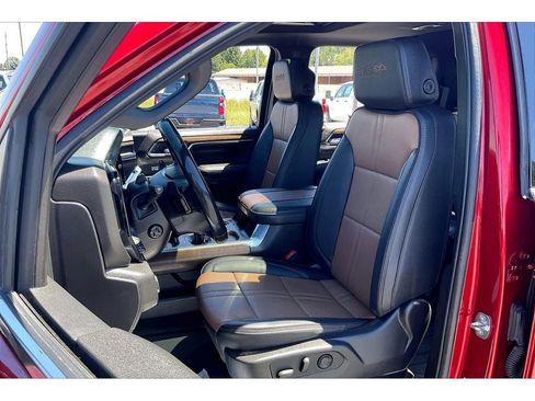 Used 2024 Chevrolet Silverado 1500 High Country AWD/4WD image 27