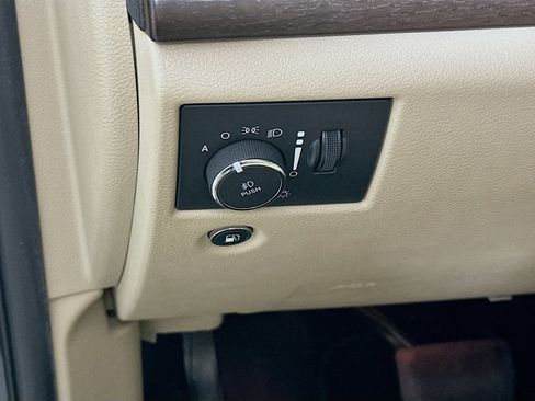Used 2018 Jeep Grand Cherokee Laredo RWD image 16
