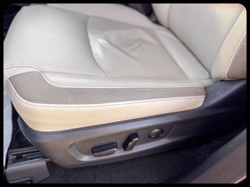 Used 2022 Nissan Pathfinder SL w/ SL Premium Package image 21