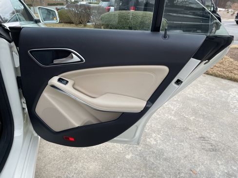 Used 2018 Mercedes-Benz CLA 250 image 40