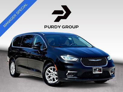 Used 2023 Chrysler Pacifica Touring-L