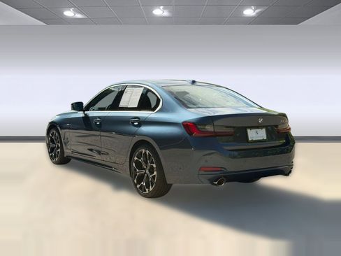 Certified 2025 BMW 330i Sedan RWD image 3