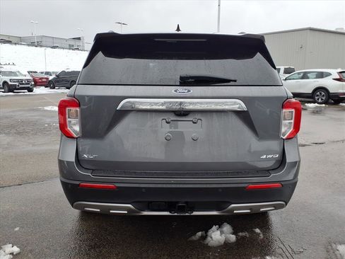 Used 2021 Ford Explorer XLT w/ Equipment Group 202A image 5