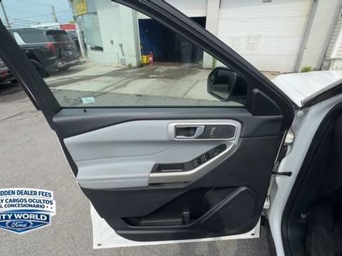 Certified 2023 Ford Explorer XLT w/ Equipment Group 202A AWD/4WD image 6