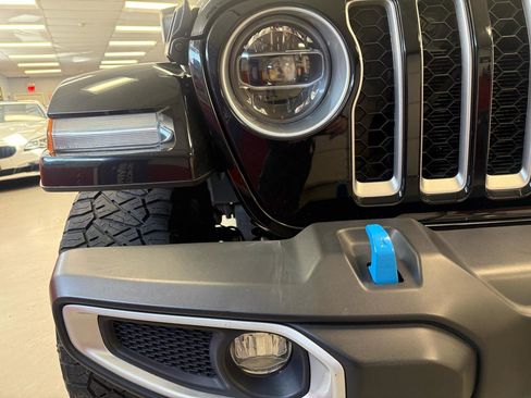 Used 2022 Jeep Wrangler Unlimited Sahara w/ Cold Weather Group image 26