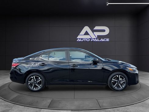 Used 2025 Nissan Sentra SV FWD image 8