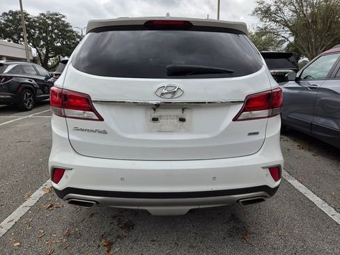 Used 2017 Hyundai Santa Fe SE Ultimate image 4