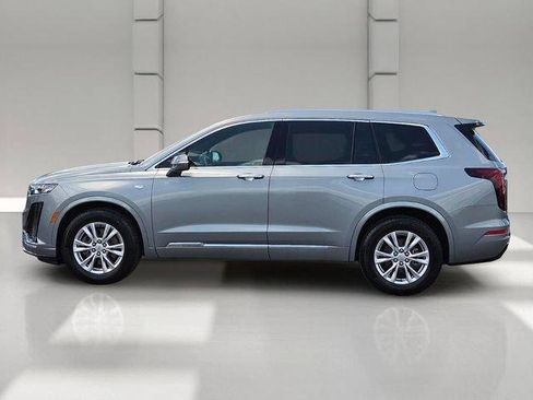 Certified 2025 Cadillac XT6 Luxury FWD image 2