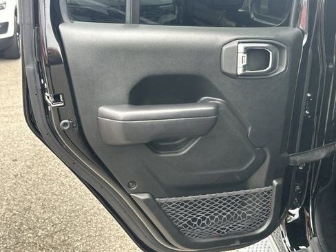 Used 2019 Jeep Wrangler Unlimited Rubicon image 23