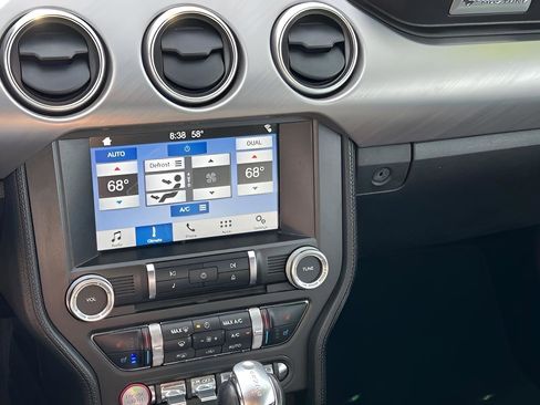 Used 2018 Ford Mustang Premium image 17